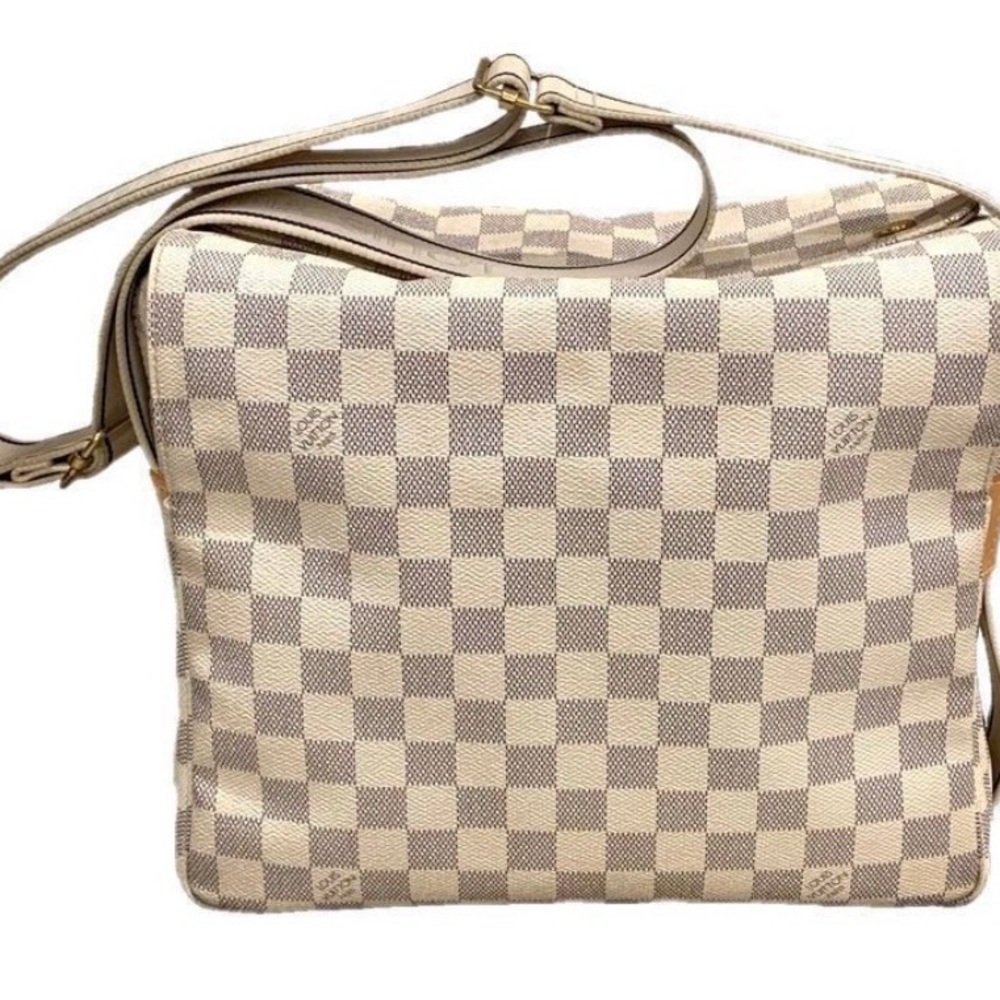 Louis Vuitton Naviglio Damier
Azur White Messenger Bag
Shoulder Bag 💯 authentic